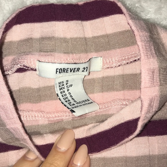 Striped turtle neck - Picture 2 of 2